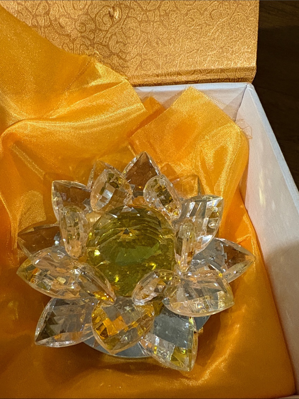 Crystal Lotus Flower Accent - Yellow Center